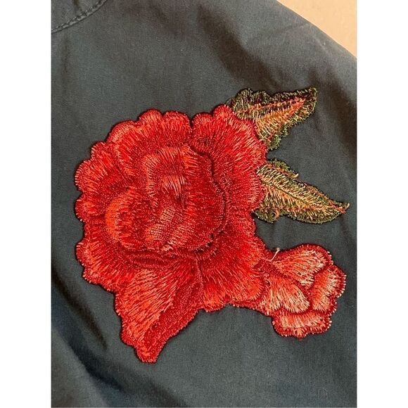 Iris women’s embroidered 2XL green blouse - Picture 7 of 7